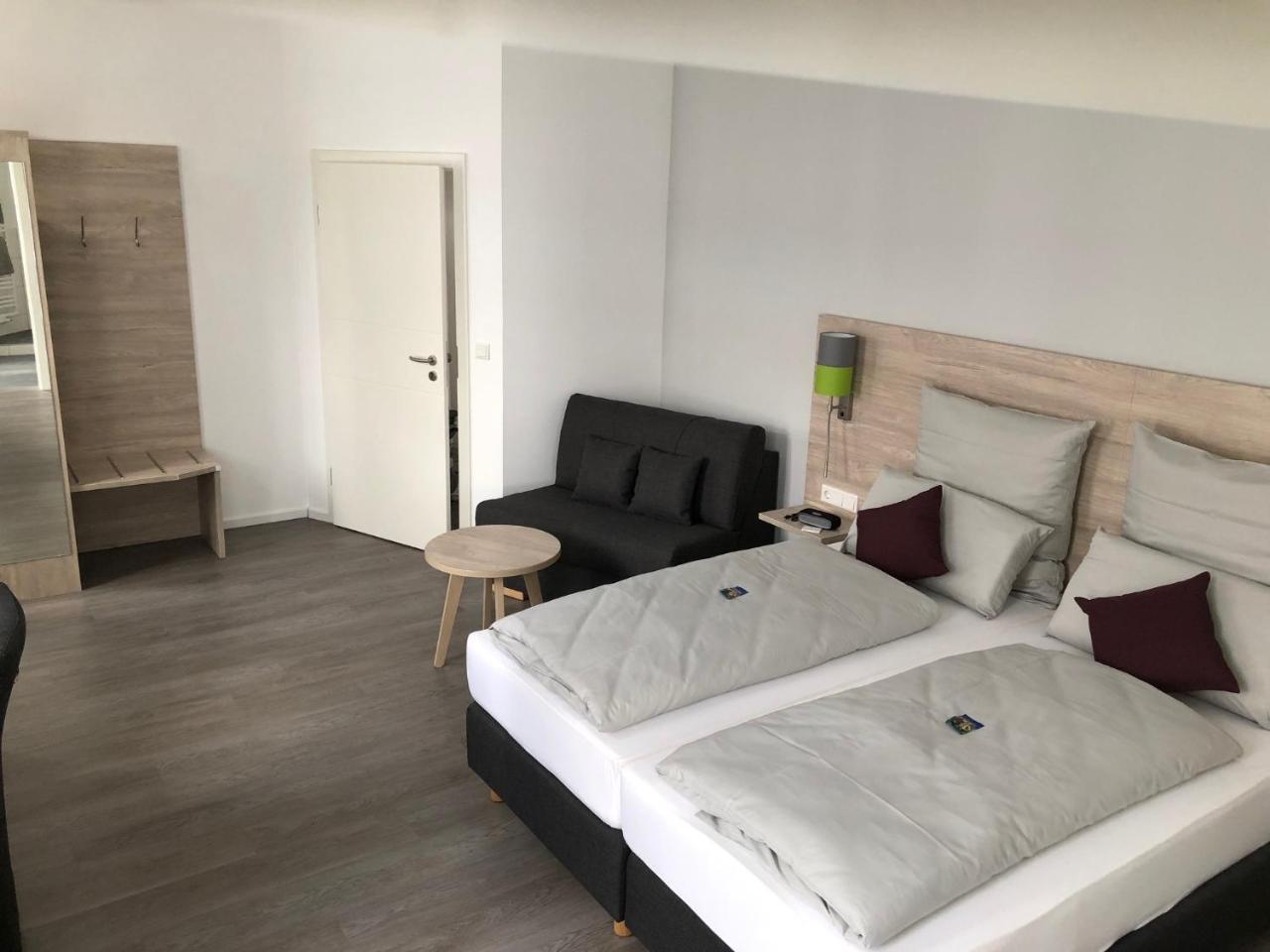 Landhotel Zur Bretzel Babenhausen  Eksteriør billede