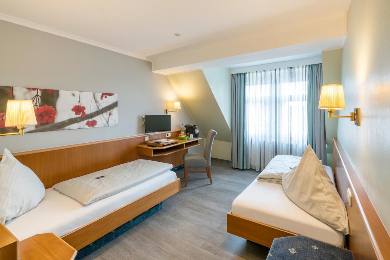 Landhotel Zur Bretzel Babenhausen  Eksteriør billede