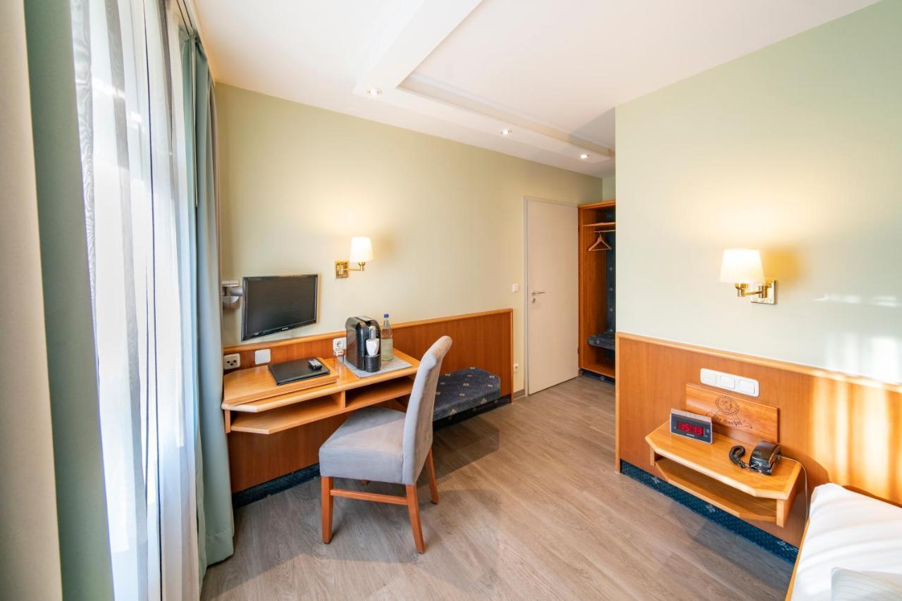 Landhotel Zur Bretzel Babenhausen  Eksteriør billede