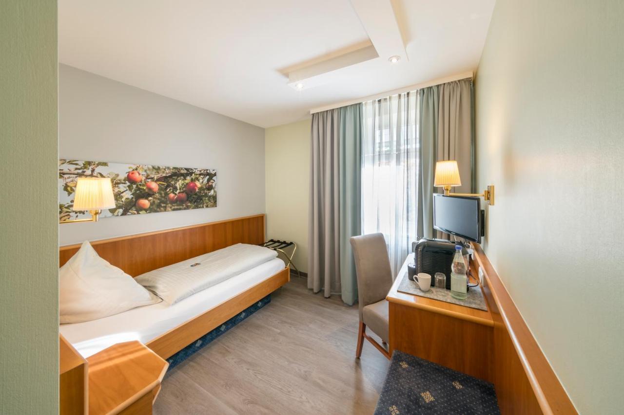 Landhotel Zur Bretzel Babenhausen  Eksteriør billede